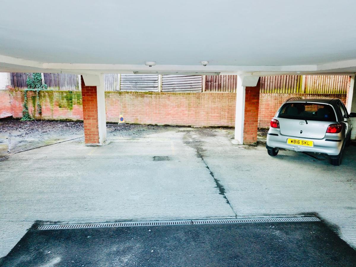 Private Parking Stylish Great Location Leilighet Guildford Eksteriør bilde
